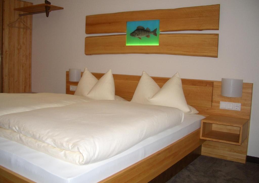 Karpfenhotel & Herrenhaus Im Gasthaus Sindel-Buckel Feuchtwangen Oda fotoğraf