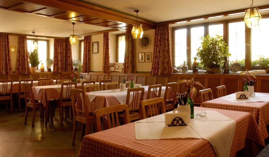 Karpfenhotel & Herrenhaus Im Gasthaus Sindel-Buckel Feuchtwangen Dış mekan fotoğraf
